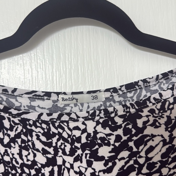 Redsky wide and black dress size M - Picture 3 of 5